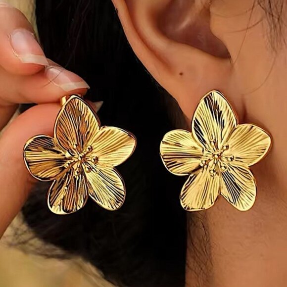 Vintage Gold Flower Earrings Ring Set - Picture 3 of 11